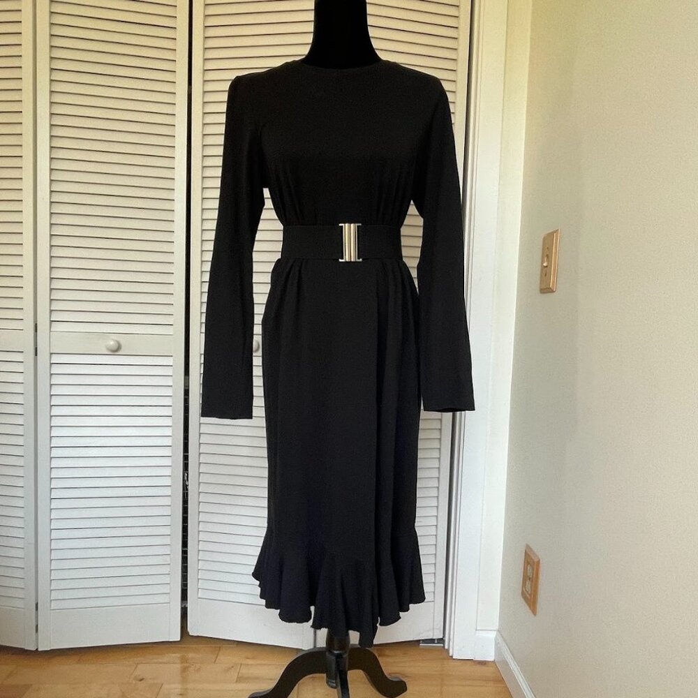 Casual long Knit Dress with Volant in black